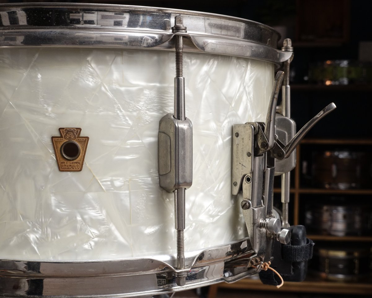 WFL No. 405 Dixieland Swing Twin Strainer 7" x 14" Snare Drum